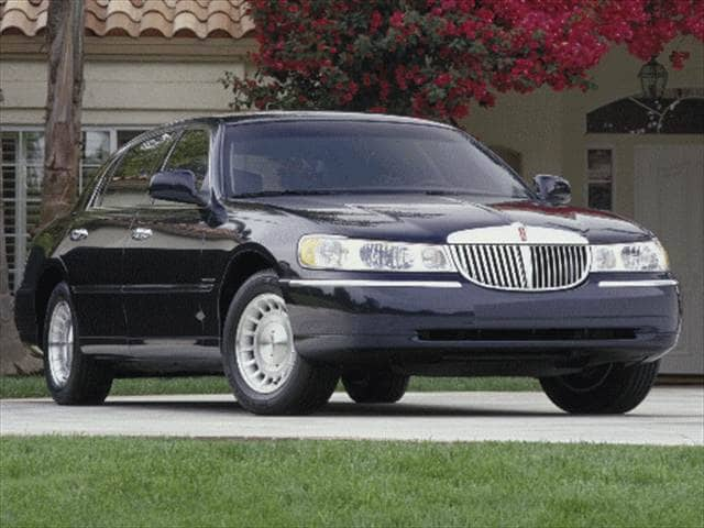 Used 2000 Lincoln Town Car Signature Sedan 4d Pricing Kelley Blue Book 7349